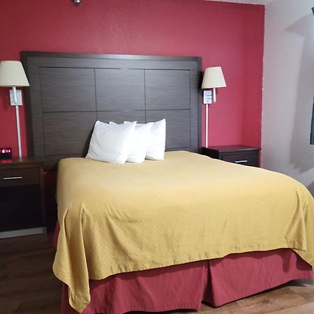 Econo Lodge Oacoma Bagian luar foto