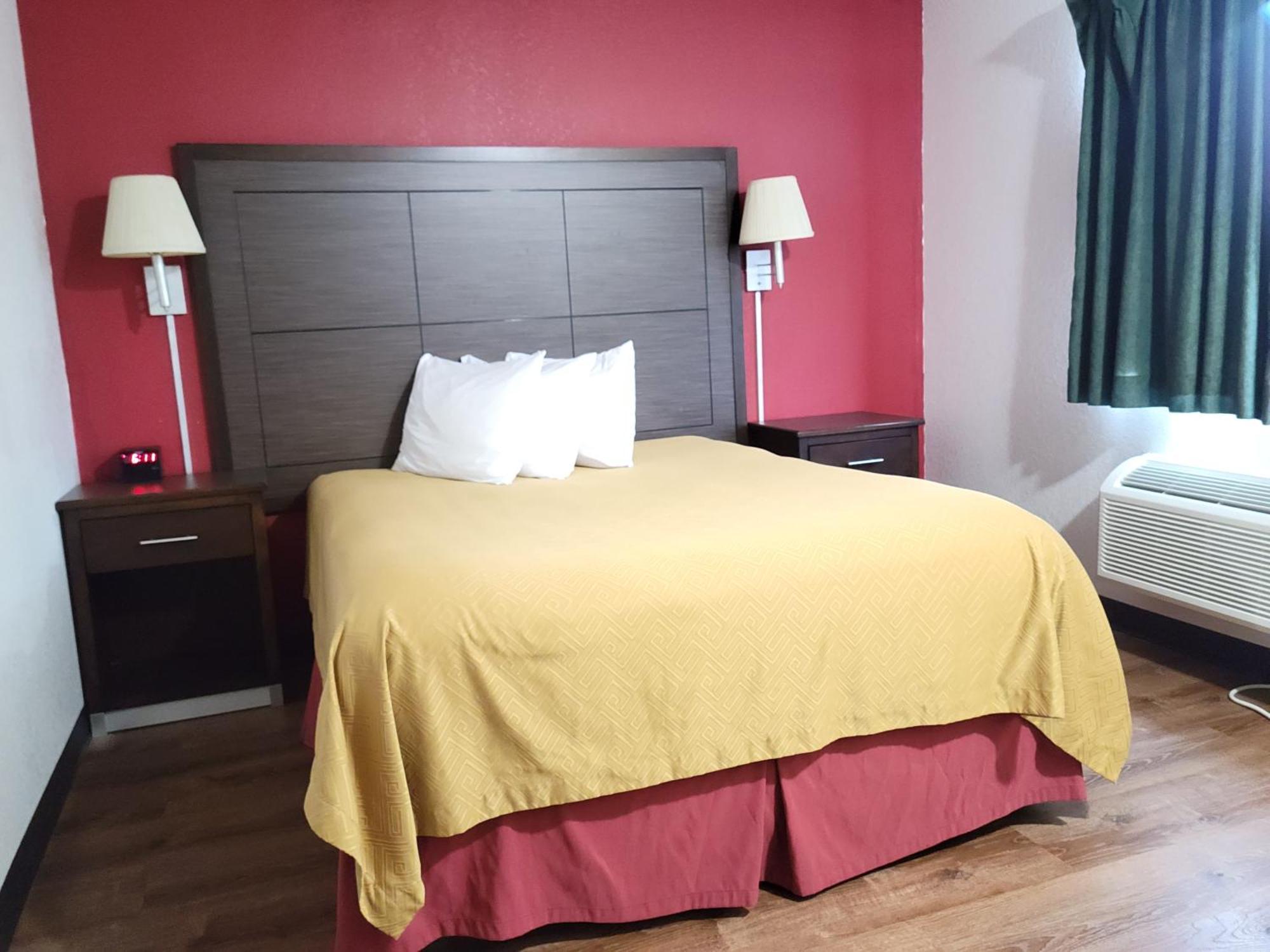 Econo Lodge Oacoma Bagian luar foto